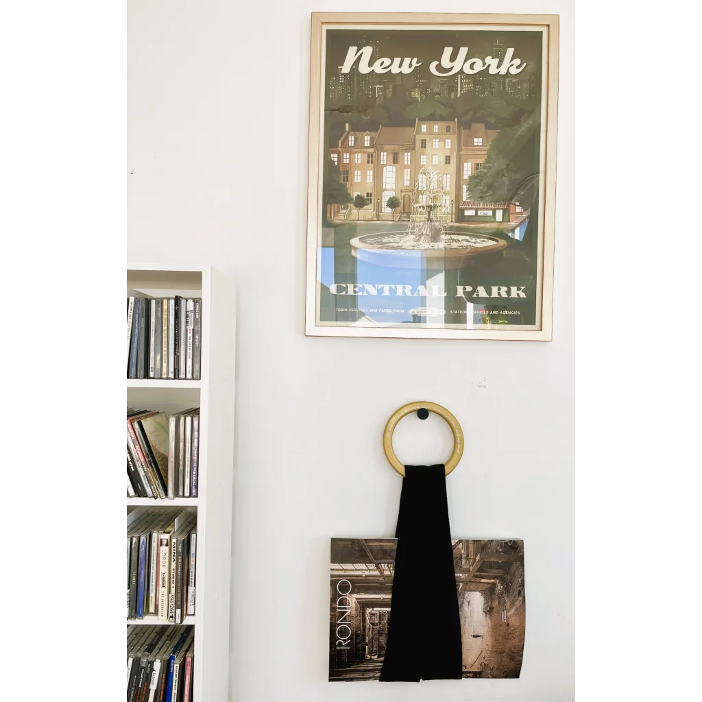 Kiosque - the metal ring magazine rack for your newspapers -